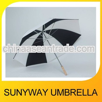2013 Factory Price Customized Color Black and White Golf Umbrella