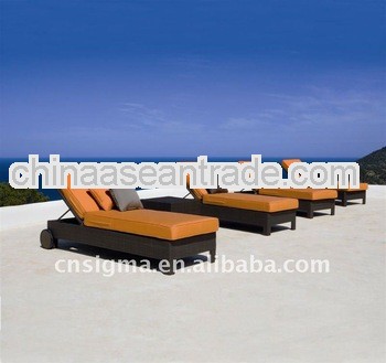 2013 Hot sale Orange cushion deluxe brown folding sun bed