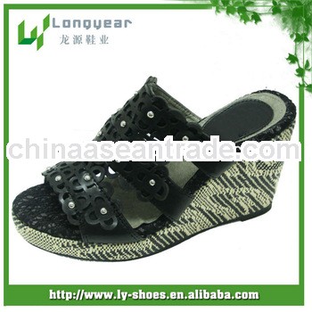 2014 Latest design wedge heel pu lady slipper shoes wholesale