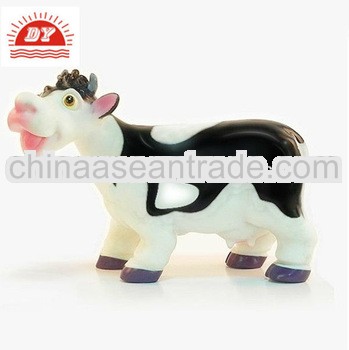 Custom make animal toy cute vinyl plastic cow toy 2013