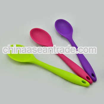 High quality 3pcs silicone kitchen spoon,soup spoon