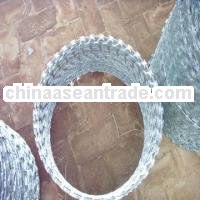 Razor barbed wire/wire green flower bed fence top barbed wire