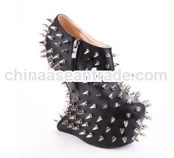 Wholesale china fashion spikes women shoes 2013 big size no heel less boots