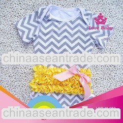 2013 New arrival fashion hottest Chevron Christmas baby romper