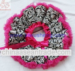 2013 hot sale christmas girls fluffy skirts christmas damask pettiskirt