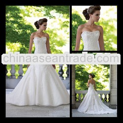 Modern fitted a-line off the shoulder sweetheart lace appliqued organza low back wedding dress 2013 