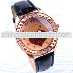 2013 heart pattern cheap price alloy shinny bid lady wrist watch