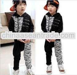 D90037O BLACK AND WHITE ZEBRA COTTON TRACK KIDS SETS