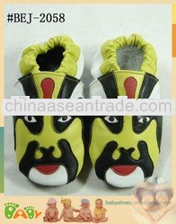 chinese classical style facebook soft sole leather baby China shoe