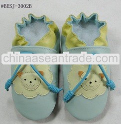 cute fashion soft sole baby shoes with laces