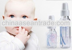 feeding ur baby good milk bottle