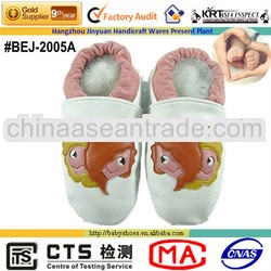 two persons design leather soft sole baby shoe