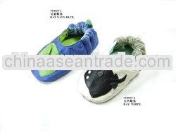 wear comfortable soft sole indoor silk baby winter shoes