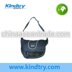 one shoulder bag with insert buckle