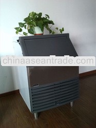 small ice cube maker