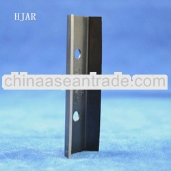 woman shaving razor blades