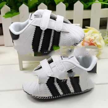 Classic Design Baby Boys First Learn Walking Shoes White Color Soft Sole Anti-slip Kids Branded Tenn