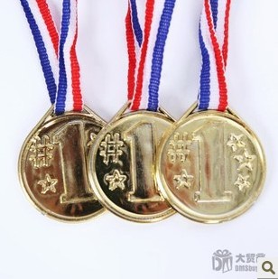Free Shipping 60pcs/lot Plastic Gold Winner Medal Award Souvenir Medals Prize For Winner Kids Party