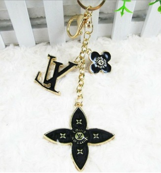 Free Shipping! Hot Sale Fashion Metal Car or Bag Keychain Keyring Souvenir for Women and Men