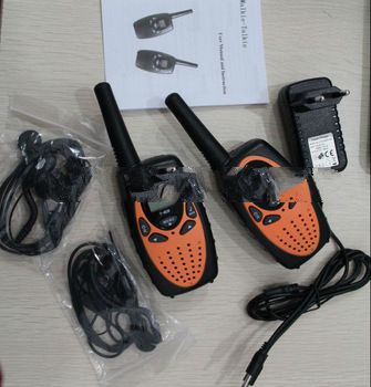 Free shipping 1W long range wireless talkie walkie earpiece 2 way radio walkie talkie up to 8km+ cha