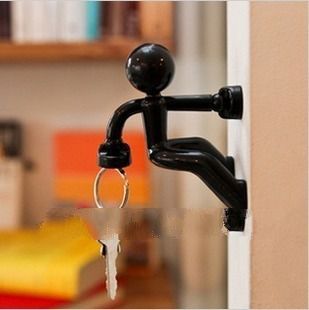 Free shipping! New 2013 Climbing villain magnetic keys sound absorption half-heart keychain