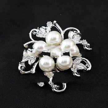 Free shipping wholesale quality fashion pearl jewelry forwomen zircon brooch, 2012 Hot brooch