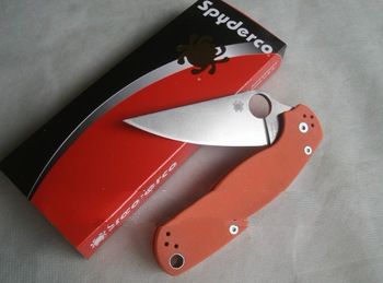 Little Defect Orange Spyderco Para Millitary C81 compression lock style folding Knife Free Shipping