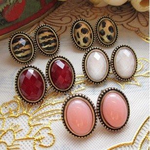 Min.order is $10(mix order) 2013 New Vintage Retro European Style Round Crystal Stud Earring for Wom