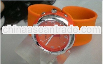 2012 alibaba recommend silicone slap watch lower price
