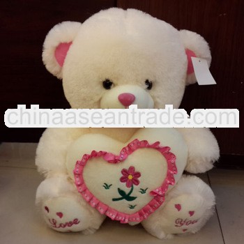 2013 Best selling plush bear toy with a heart for lovers