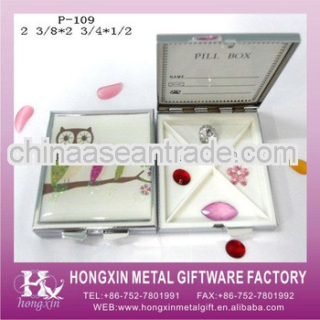2013 New Product P-109 Square Owl Metal Metal Pill Box with Butterflies