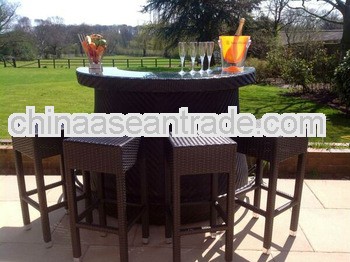 2013 Newest Design Outdoor Furniture Resin Wicker Bar Table