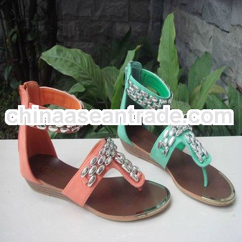 2013 beautiful pictures of women flat shoes