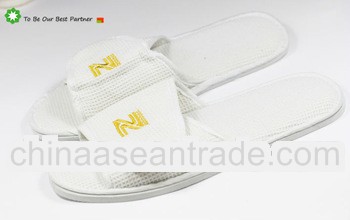 2013 fashion folding hotel massage slippers