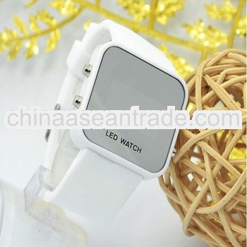 2013 hot sell colorful popular japanese movement led flash watches
