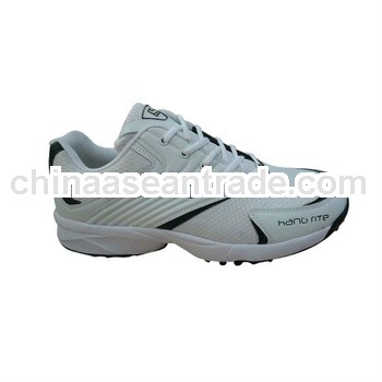 2013 most popular baseball shoe