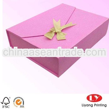 2013 pink gift box with foam insert