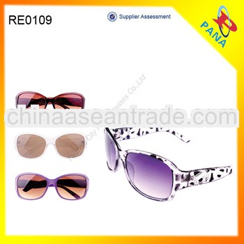 2014 China Latest Plastic Fashion Sunglasses Factory Supplier FDA CE OEM
