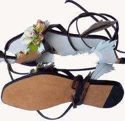 Legs strap leather shoes with Painting Flower in Bali