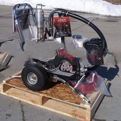New 6900 XLT Gas Paint Sprayer