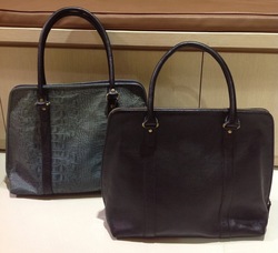 Woman leather handbag