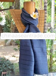 Scarves in natural refined silk, hammock structure