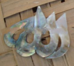 shell carving for necklace