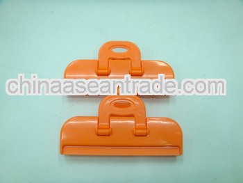 B41-0027 Plastic Serving Tong