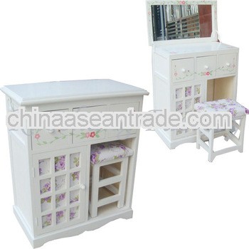 Beautiful and practical wooden mirrored jewelry cabinet