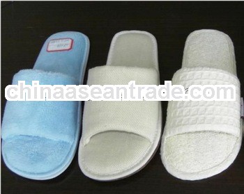 CLOSED AND OPENED SLIPPERS FOR HOTEL