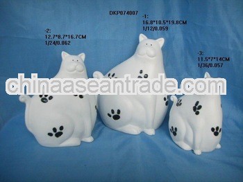 Ceramic cats