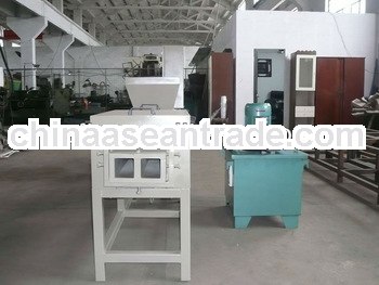 Compressed wood block making machine