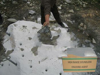 Concrete Cracking powder