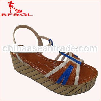 DKI Jakarta T-strap buckle Wedge Sandal